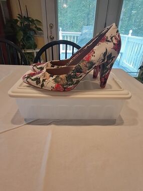 Seychelles Floral Print Pointed-Toe High Heels - White/Pink
